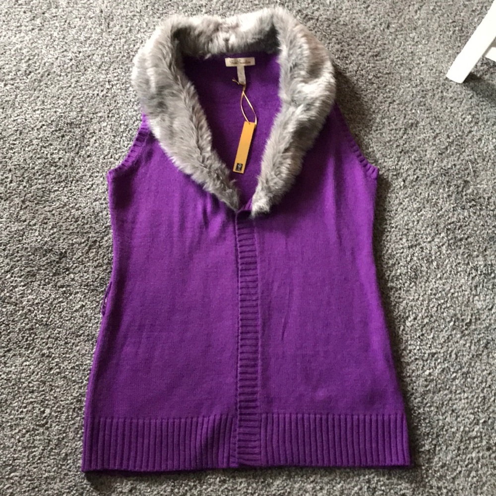 True freedom Large sleeveless cardigan